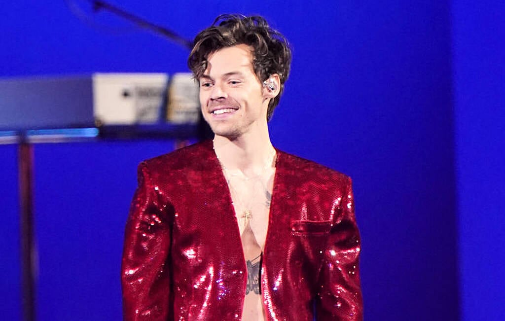 Harry Styles appears to run Berlin Marathon in under three hours