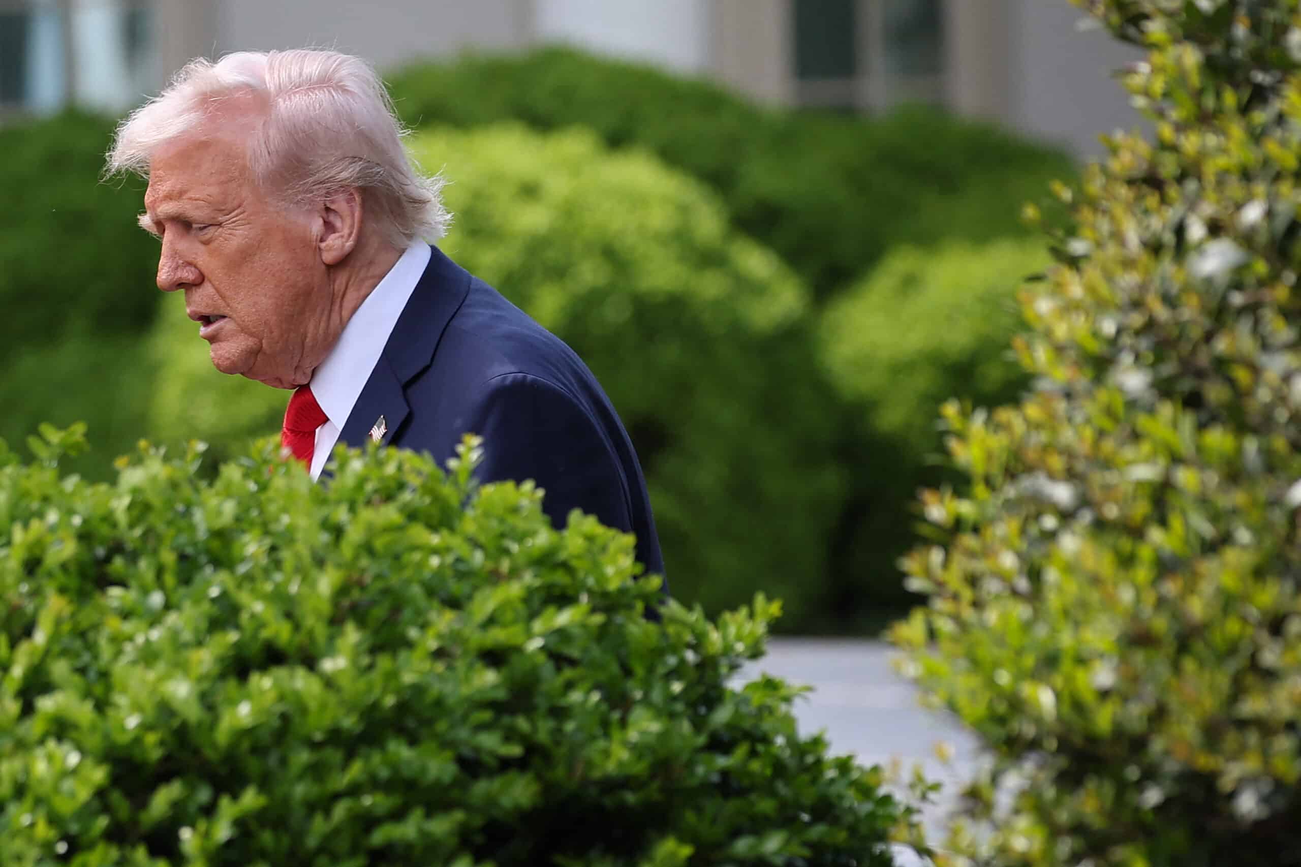 US gov’t enters shutdown as Congress fails to reach funding deal