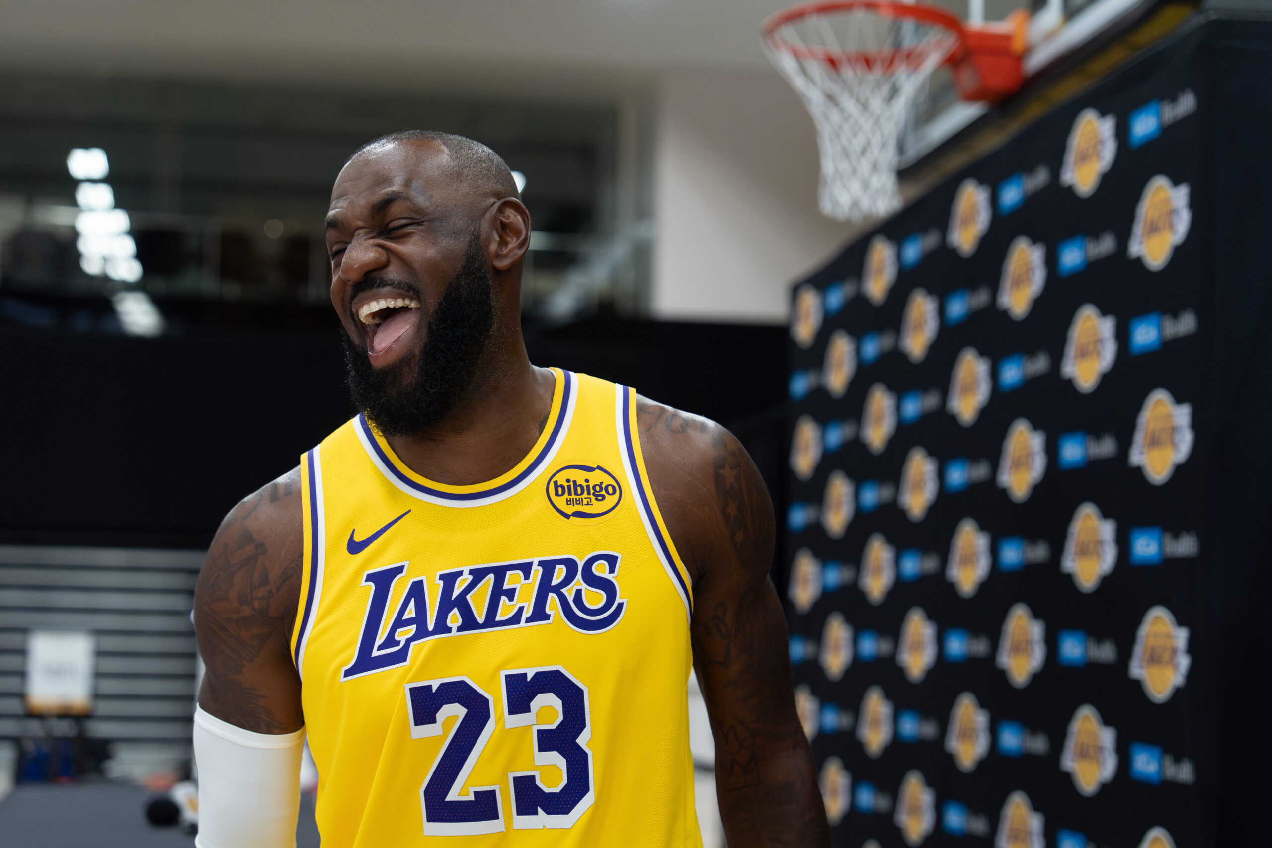 NBA: LeBron misses Lakers’ first practice due to minor injury