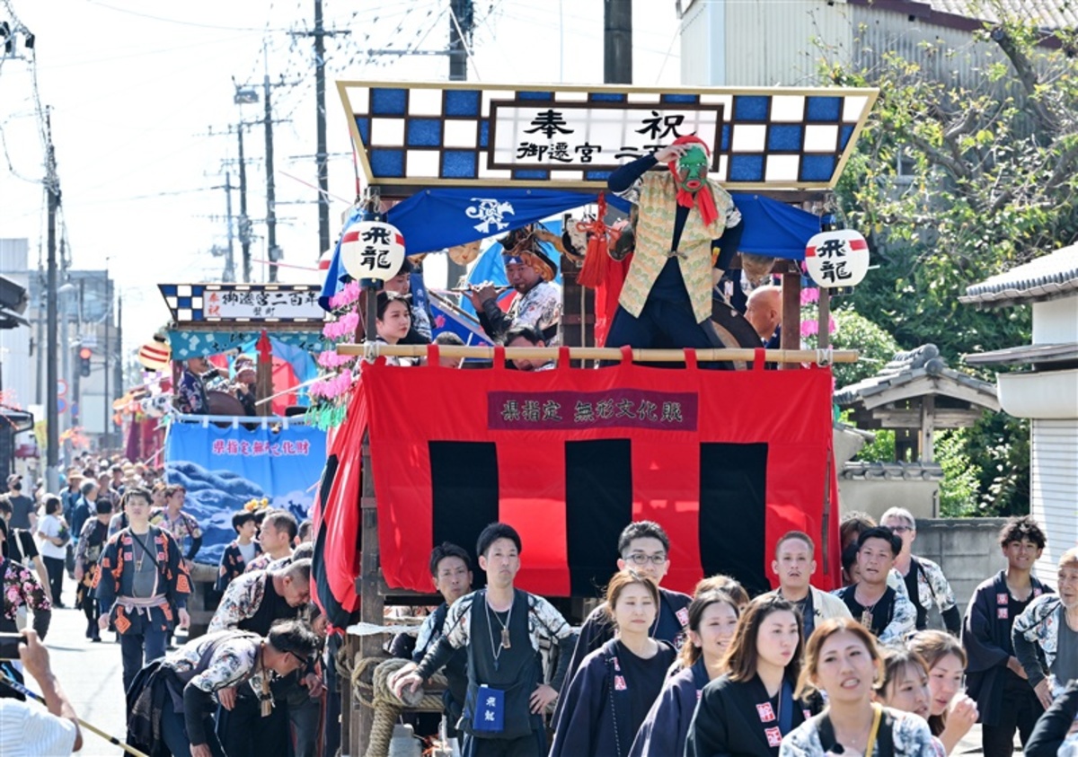 【動画】福岡・柳川の三柱神社で御神幸行列　にぎやかに水郷彩る