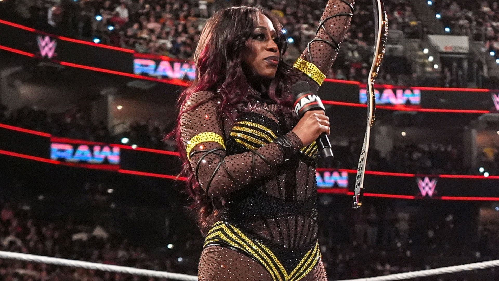 Naomi shows off her baby bump amid WWE hiatus