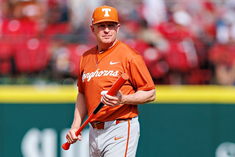 Current Longhorns shine in 2026 alumni baseball game
